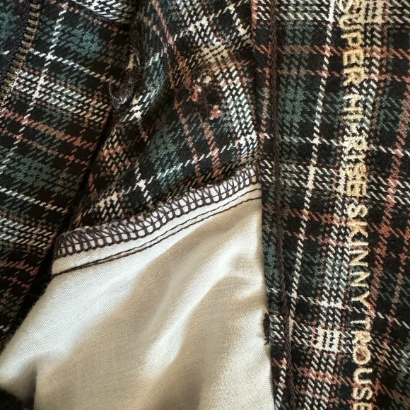 American Eagle Super Hi-Rise Irish Plaid Trouser Size 6 - Picture 6 of 7